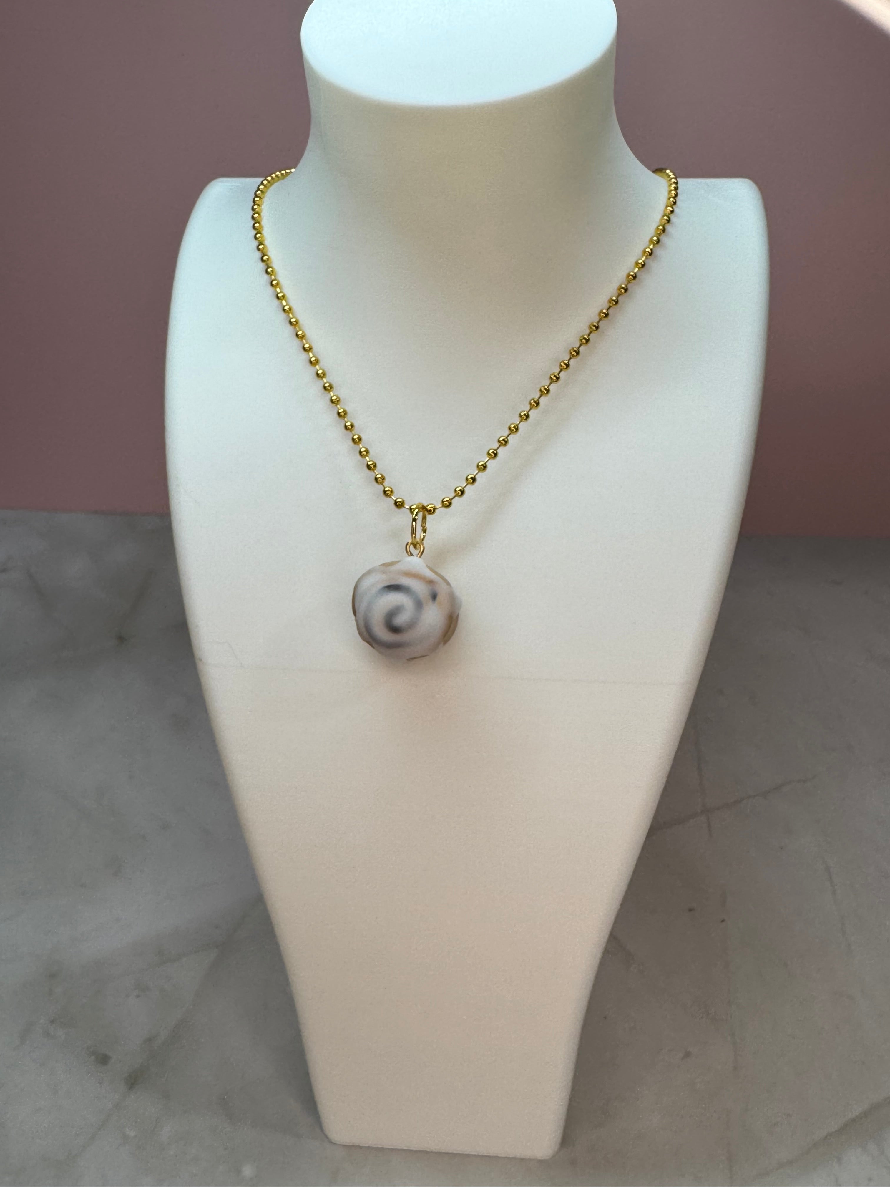 Cinnamon Roll Necklace in Gold- Cinnamon Roll Scent