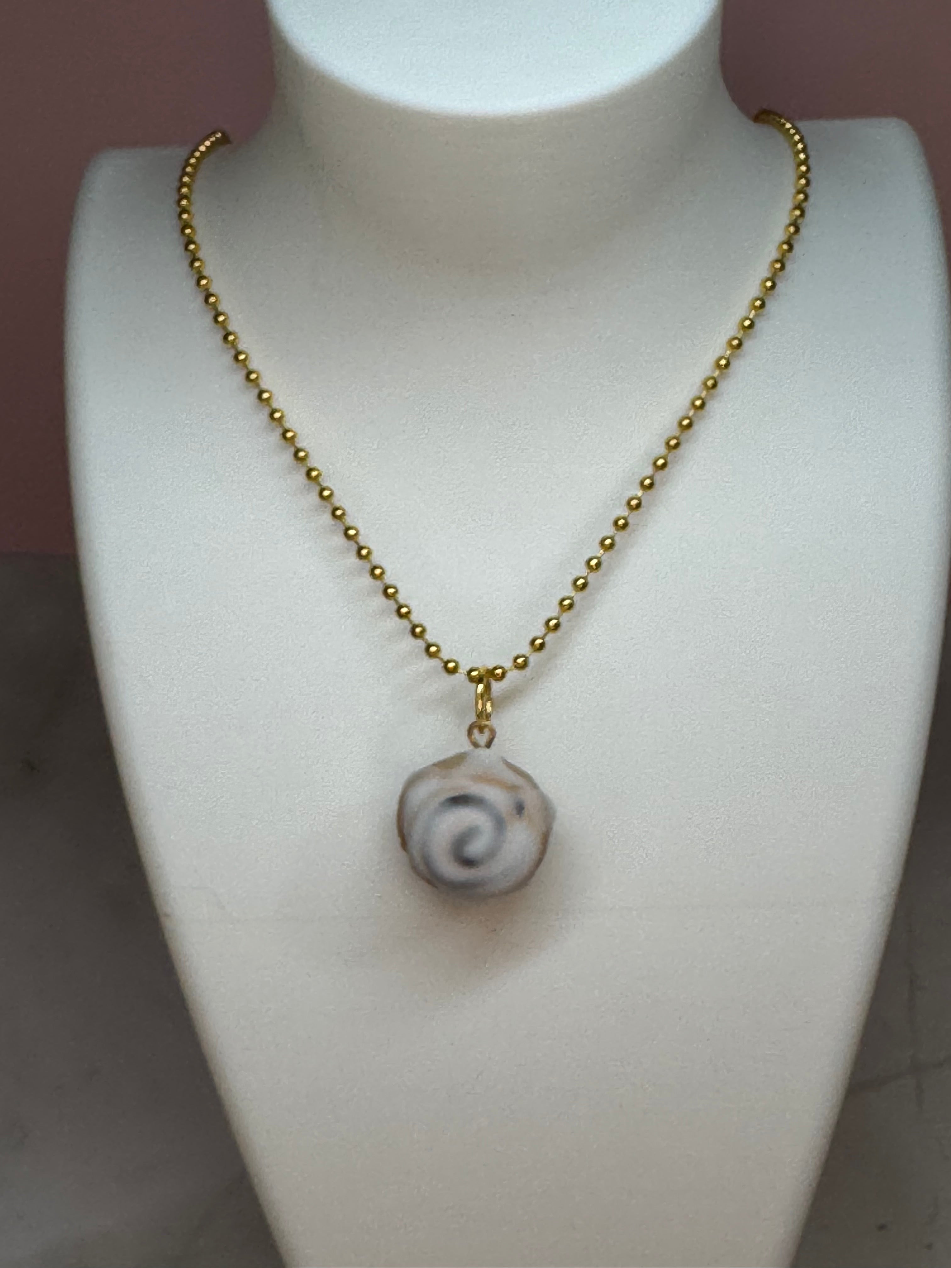 Cinnamon Roll Necklace in Gold- Cinnamon Roll Scent